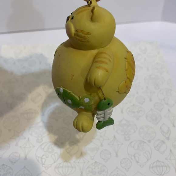 Fat cat w fish ornament - Picture 4 of 13